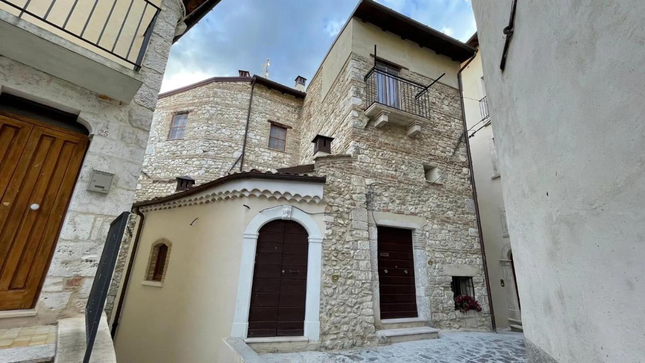 Casa Vacanze Margiu Pater Domus Goriano Sicoli Eksteriør billede
